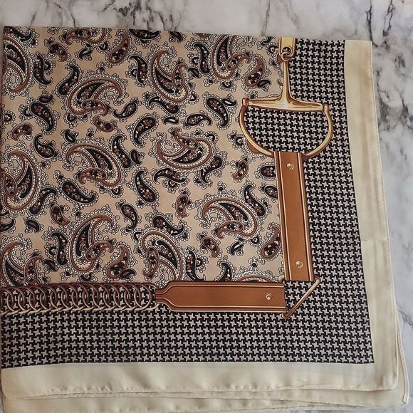 Chic Boho Houndstooth Scarf Black And Beige - Picture 3 of 13